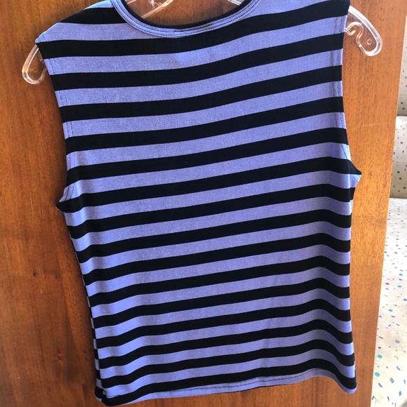 Tank/T- shirt - Picture 2 of 2